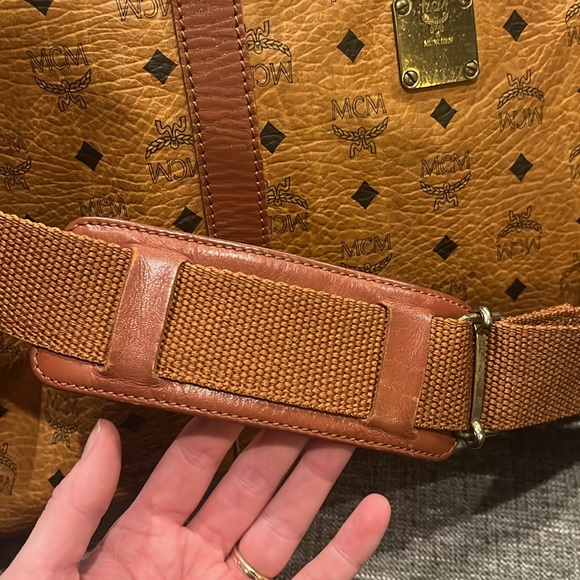 MCM large leather duffle travel bag - Picture 8 of 17